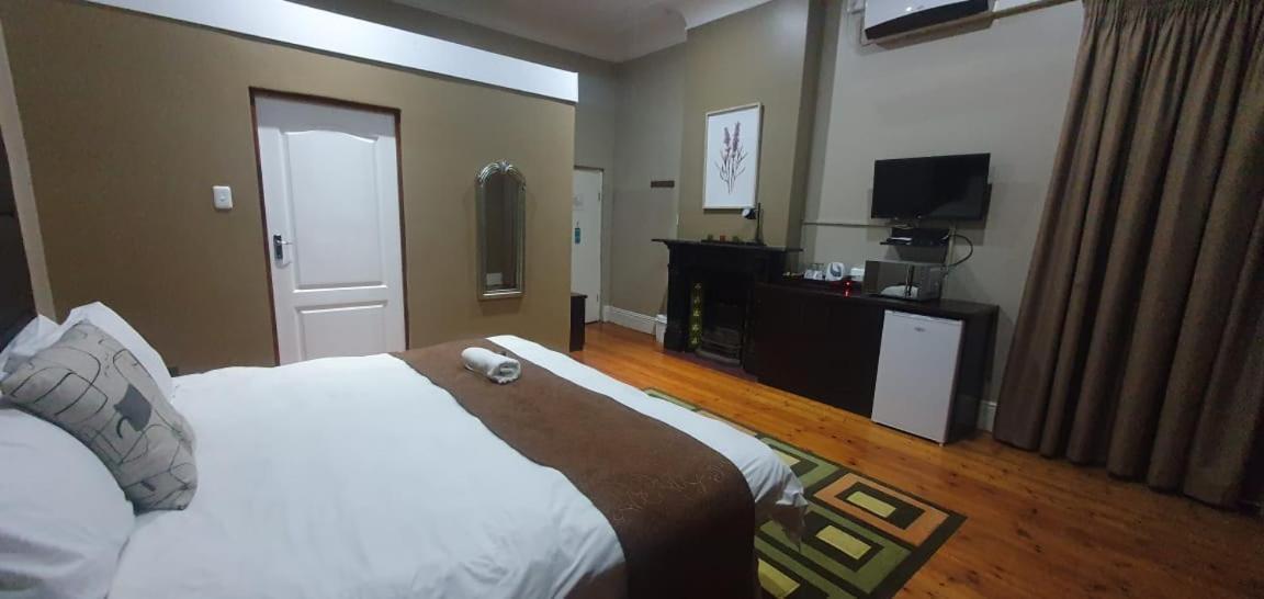 Hemmingways Bed and Breakfast King William's Town Exteriör bild