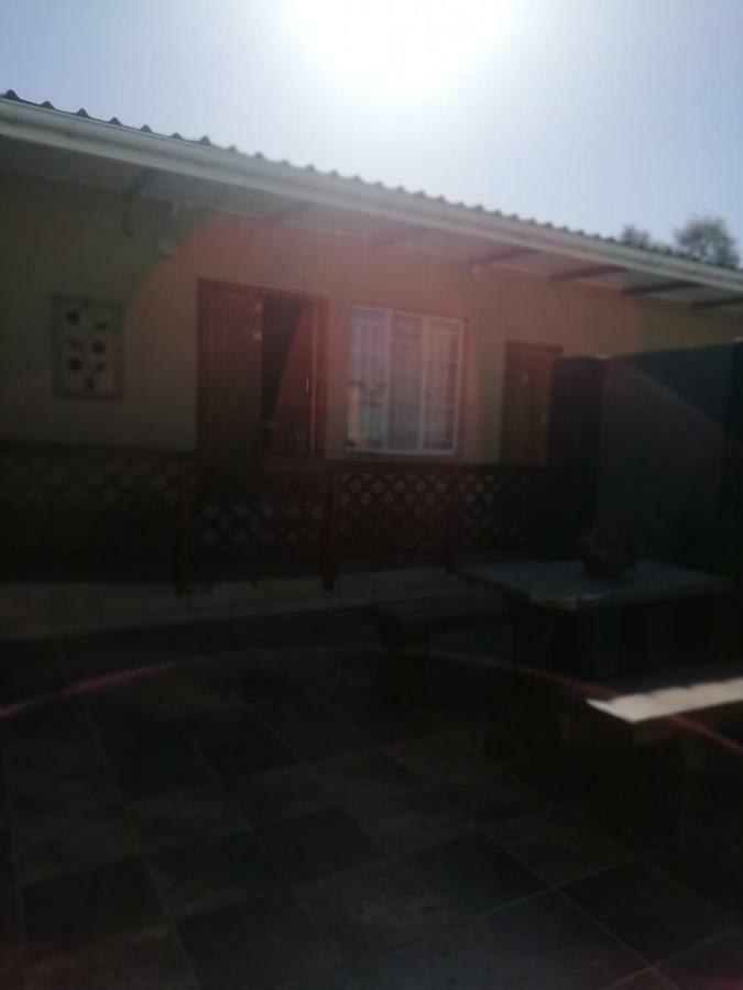 Hemmingways Bed and Breakfast King William's Town Exteriör bild