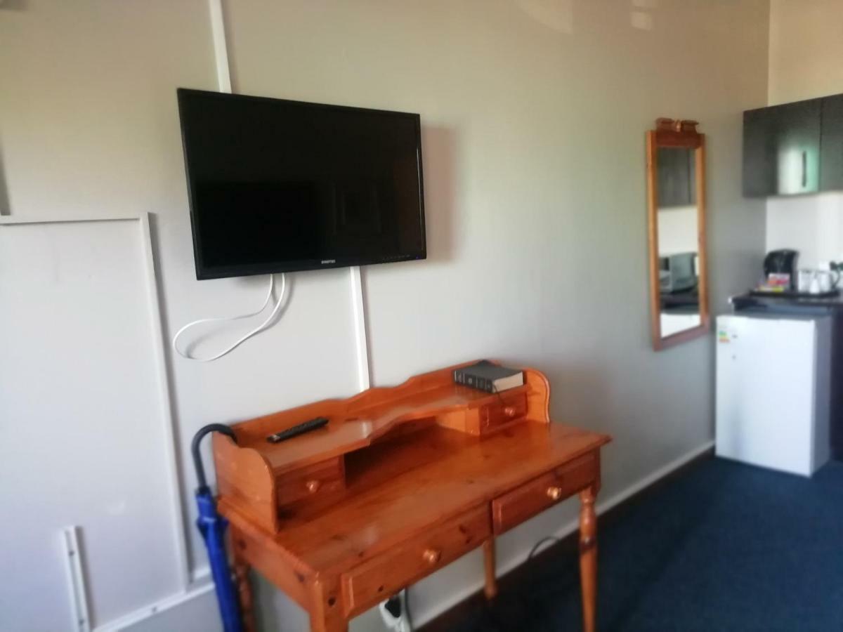 Hemmingways Bed and Breakfast King William's Town Exteriör bild